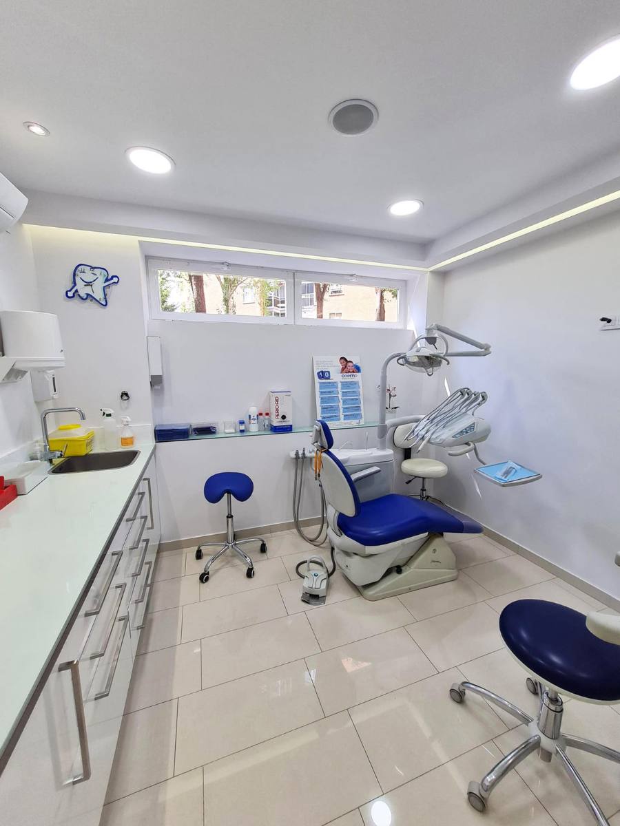 Gabinete dental luminoso